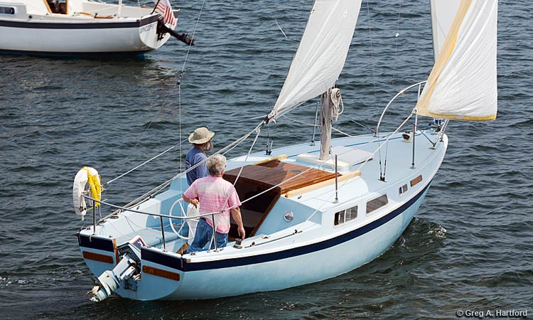 The Cal 25 foot Sceptre Sailboat Rental at Mansell Boats Rental Company